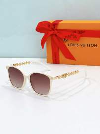 Picture of Louis Vuitton Sunglasses _SKUfw76323455fw